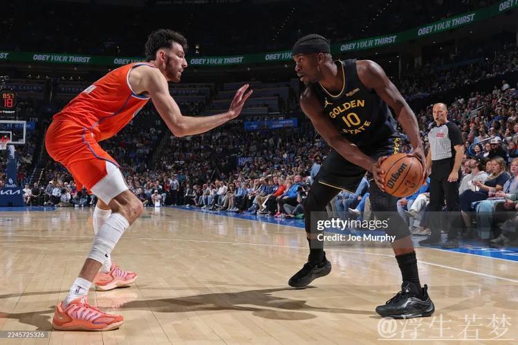 霍姆格伦以虎纹KD18亮相拉斯维加斯训练，开启新篇章！